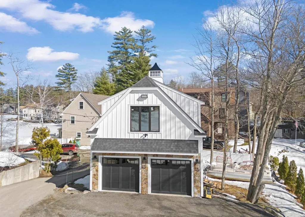 29-31 Walkeys Road Windham NH 03087