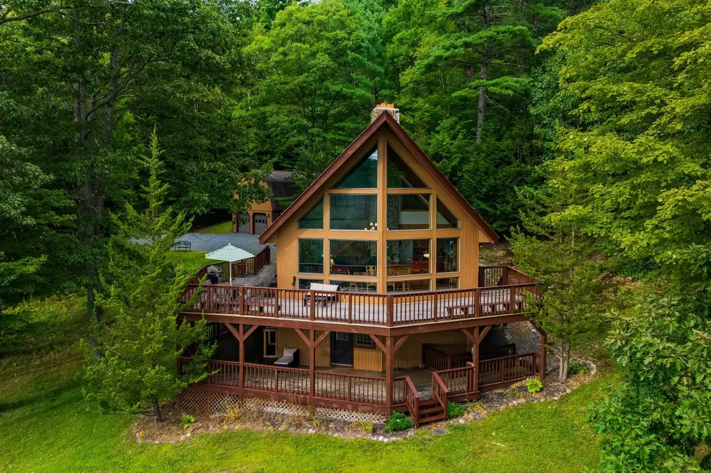 132 Loveland Hill Road Hartford VT 05001