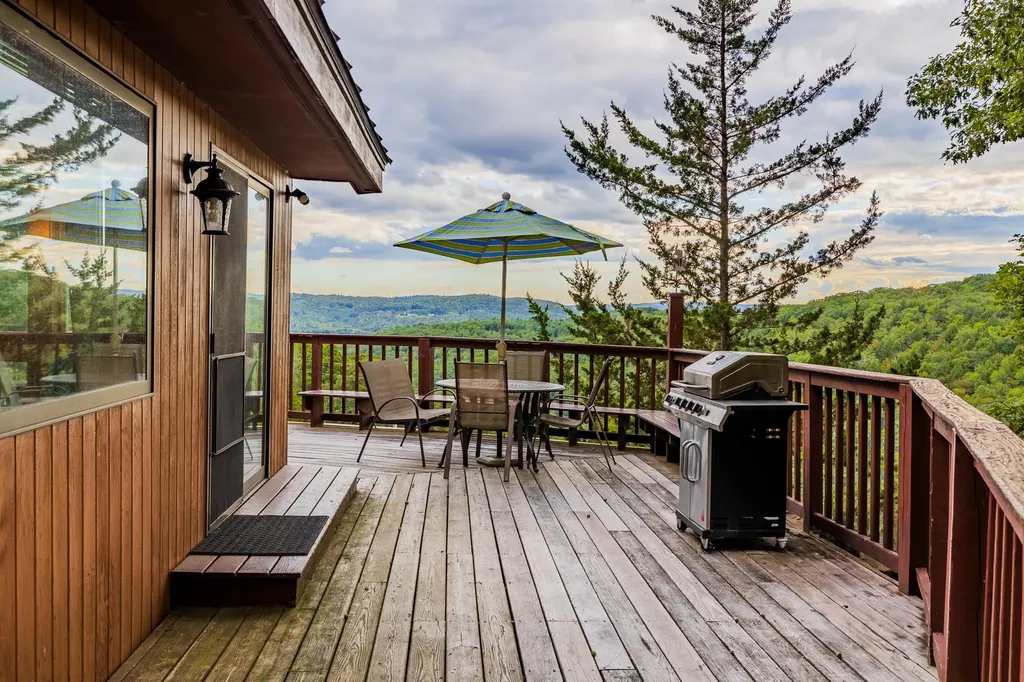132 Loveland Hill Road Hartford VT 05001