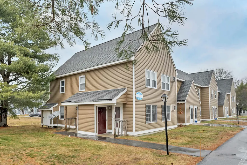 37 Indian Brook Circle Rochester NH 03867