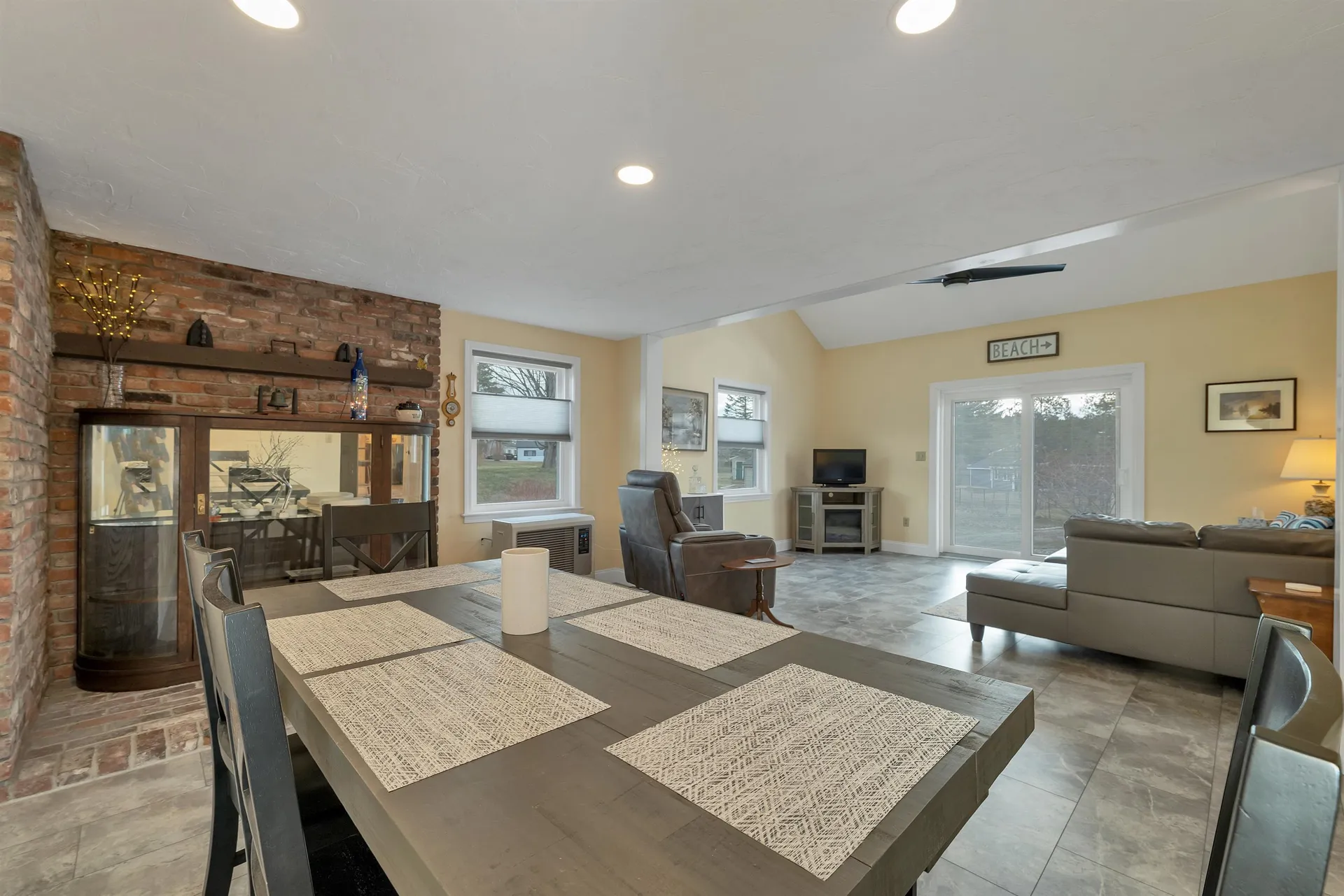 1783 Parade Road Laconia NH 03246