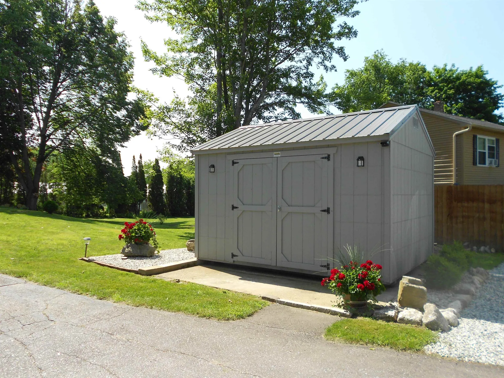 1783 Parade Road Laconia NH 03246
