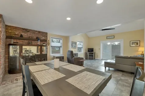 1783 Parade Road Laconia NH 03246