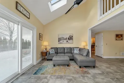 1783 Parade Road Laconia NH 03246