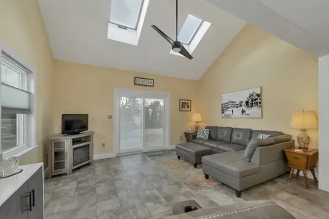 1783 Parade Road Laconia NH 03246