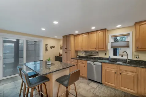 1783 Parade Road Laconia NH 03246