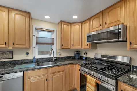 1783 Parade Road Laconia NH 03246