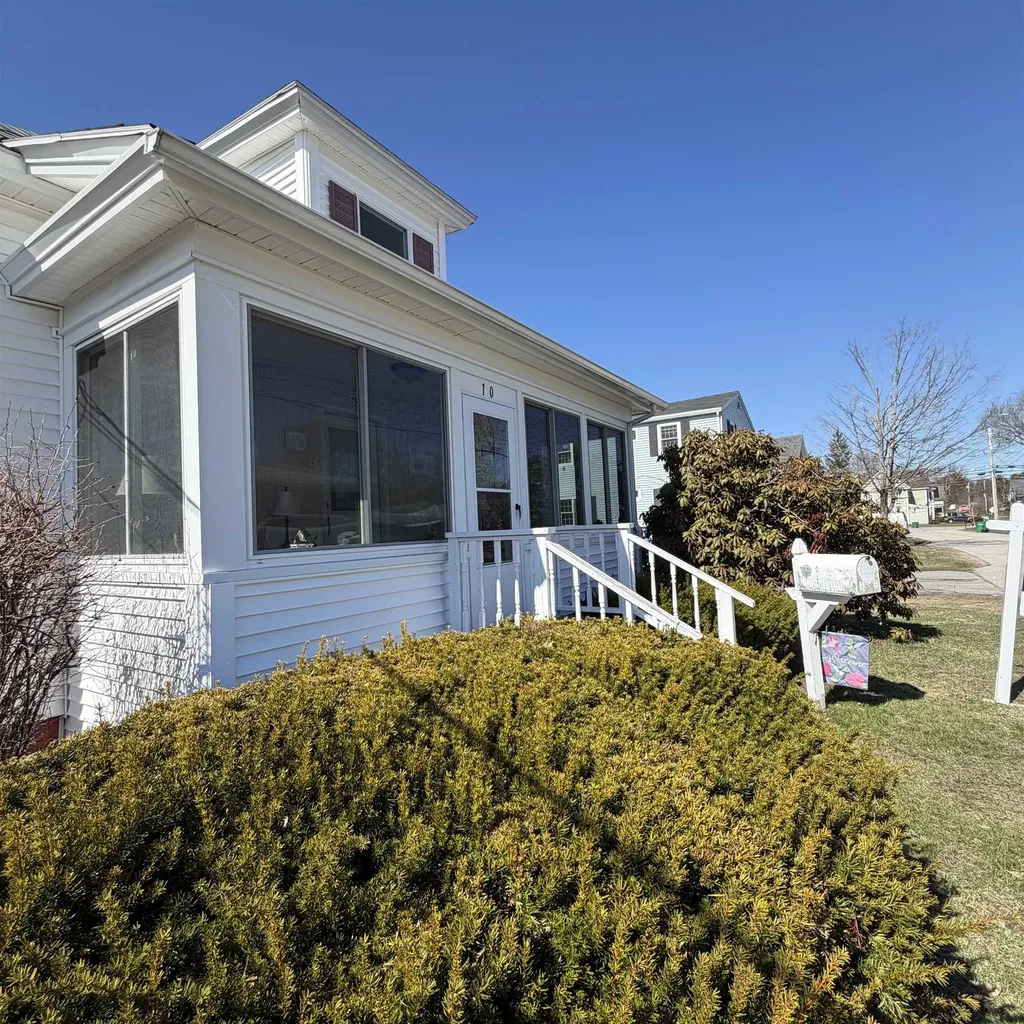 10 Willey Street Rochester NH 03867