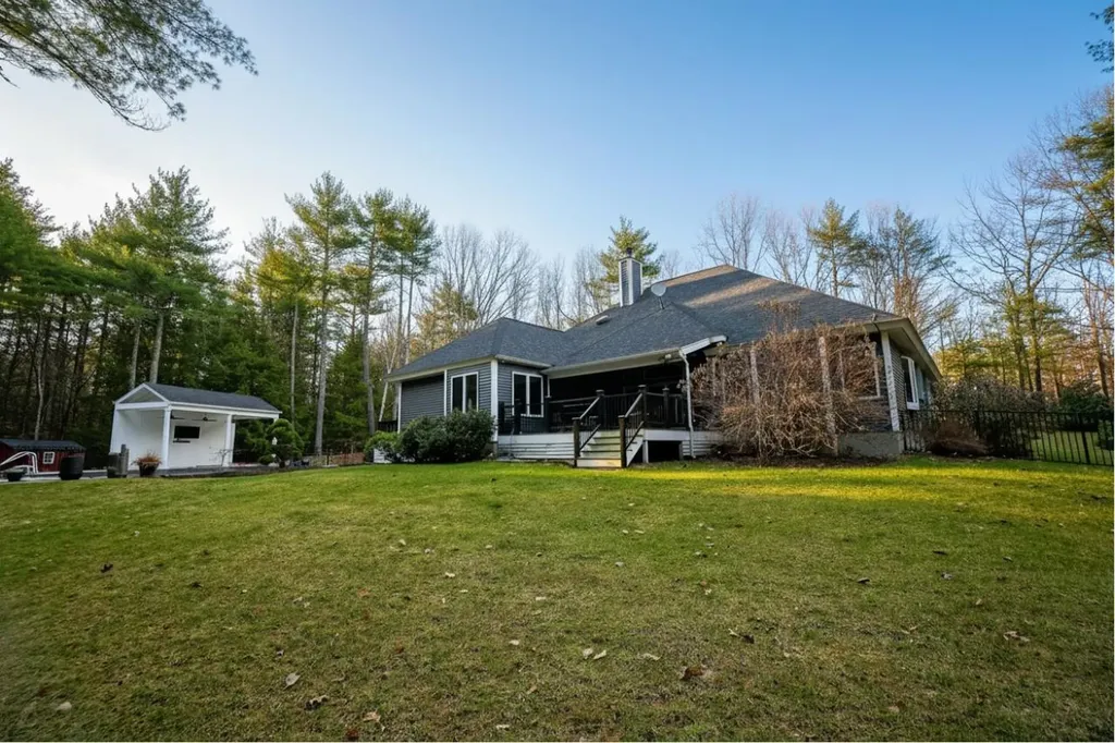 53 Meadow Fox Lane Chester NH 03036