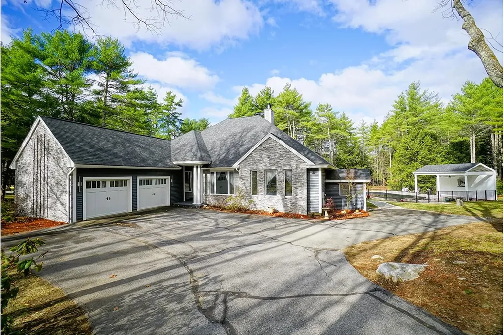 53 Meadow Fox Lane Chester NH 03036