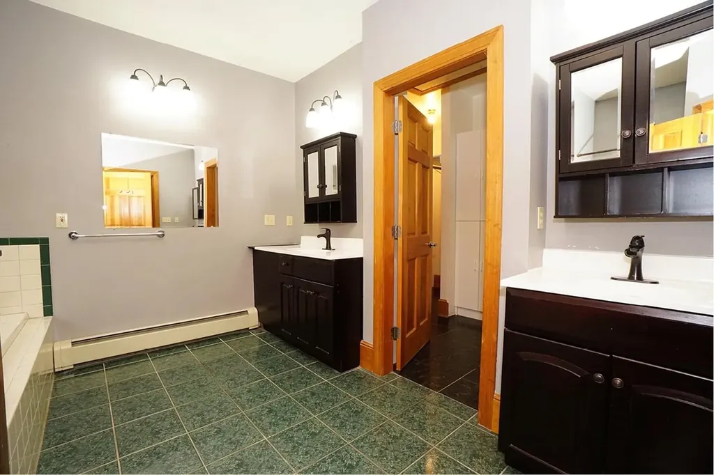 53 Meadow Fox Lane Chester NH 03036