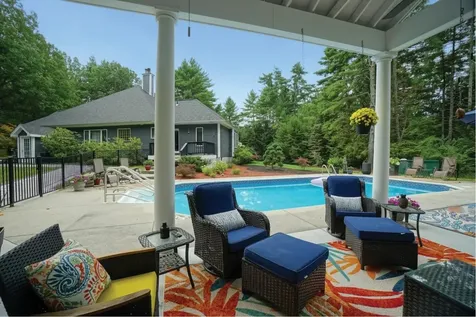 53 Meadow Fox Lane Chester NH 03036