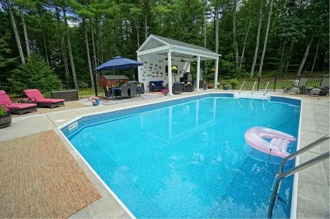 53 Meadow Fox Lane Chester NH 03036