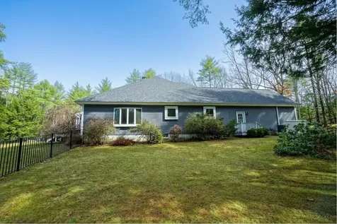 53 Meadow Fox Lane Chester NH 03036