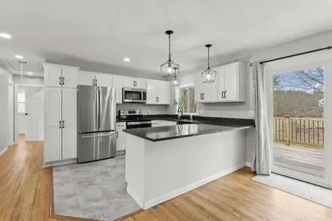 9 Gamache Road Derry NH 03038