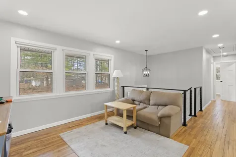 9 Gamache Road Derry NH 03038