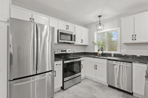 9 Gamache Road Derry NH 03038