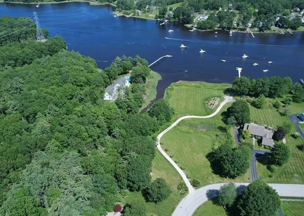 39 Isaac Lucas Circle Dover NH 03820