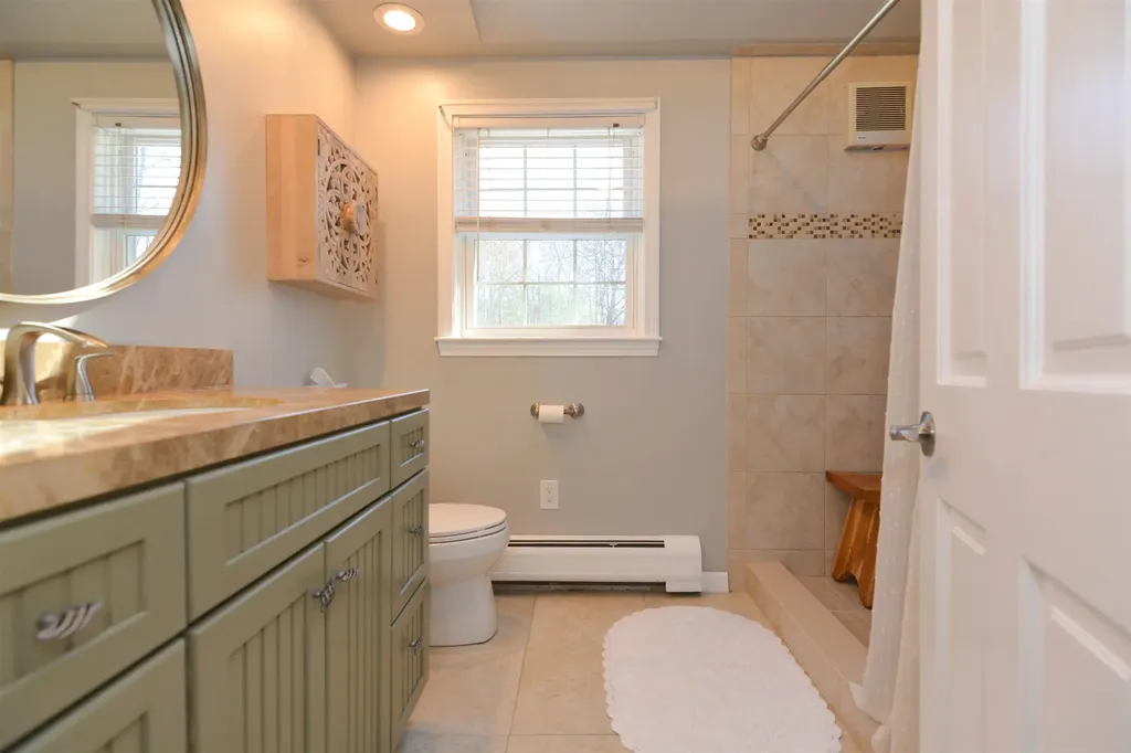 10 Whidden Lane Litchfield NH 03052