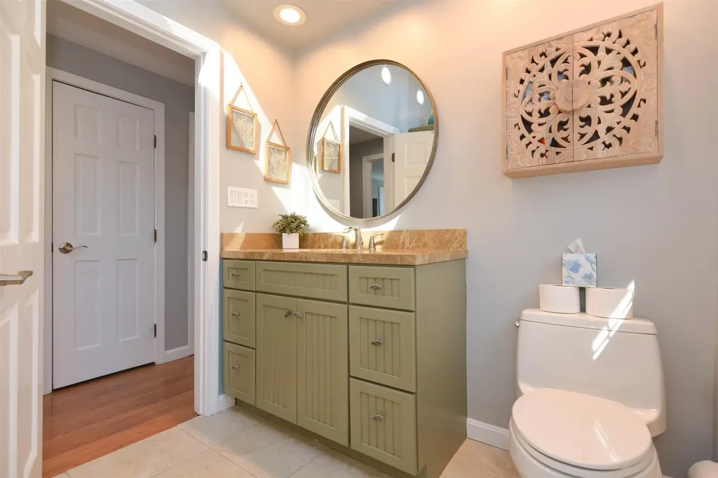 10 Whidden Lane Litchfield NH 03052