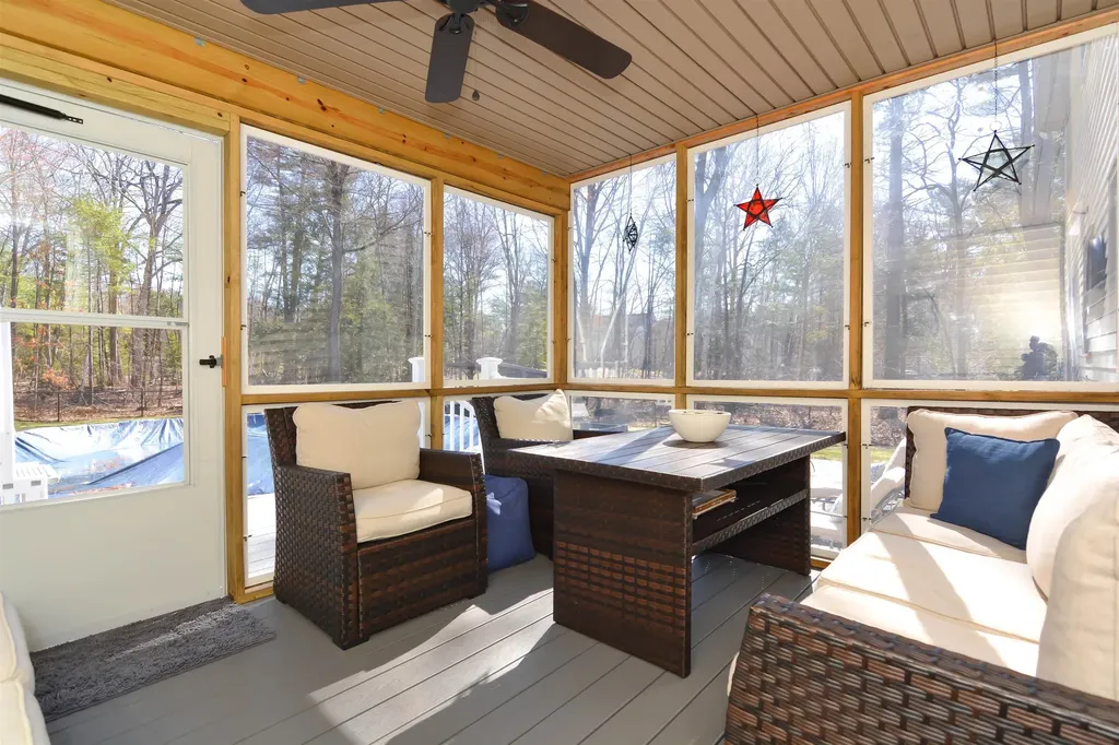 10 Whidden Lane Litchfield NH 03052