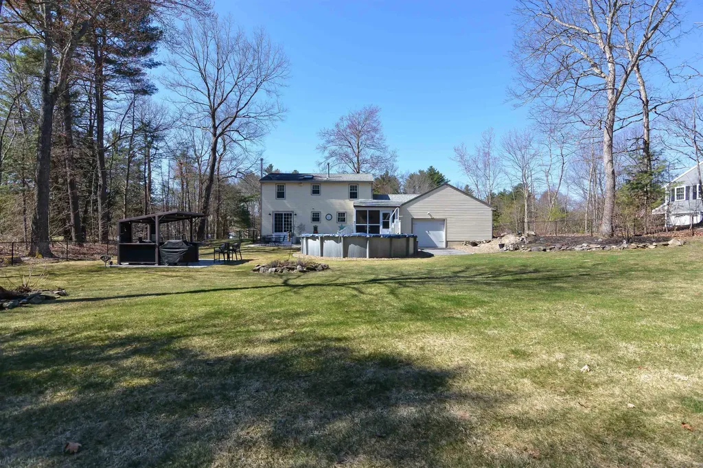 10 Whidden Lane Litchfield NH 03052