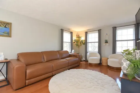 10 Whidden Lane Litchfield NH 03052