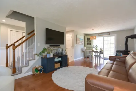 10 Whidden Lane Litchfield NH 03052