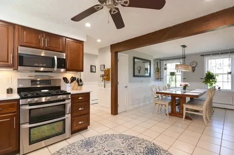 10 Whidden Lane Litchfield NH 03052