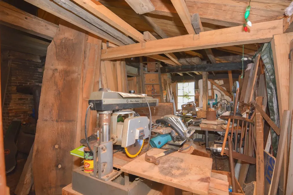 42 Bear Hill Road Newton NH 03858