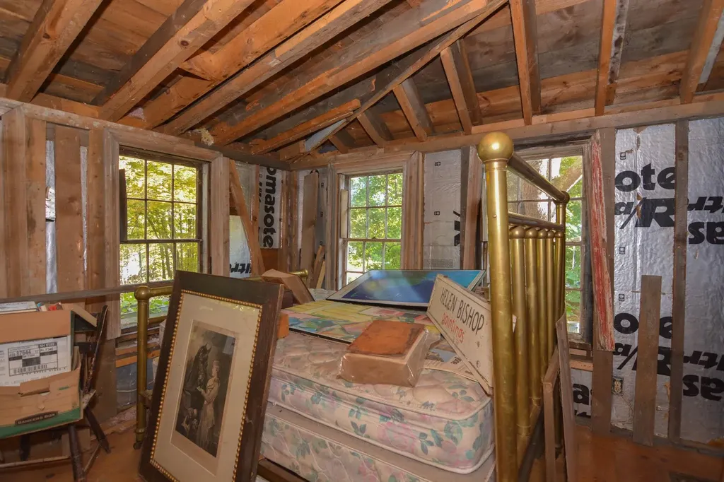 42 Bear Hill Road Newton NH 03858