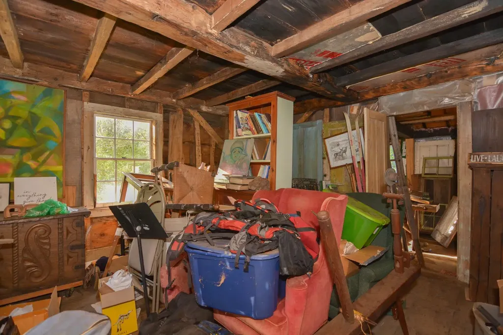 42 Bear Hill Road Newton NH 03858