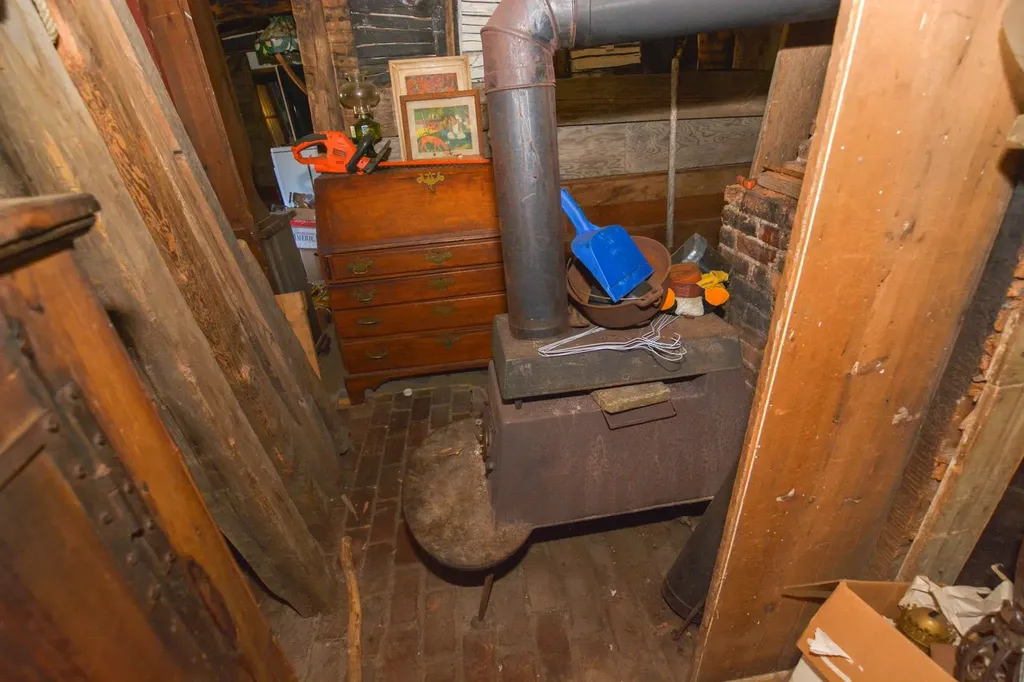 42 Bear Hill Road Newton NH 03858