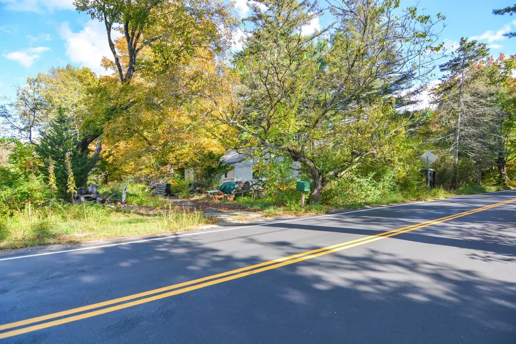 42 Bear Hill Road Newton NH 03858