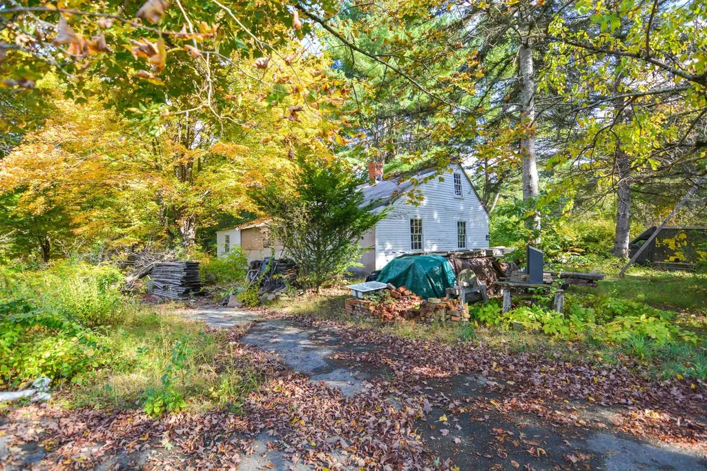 42 Bear Hill Road Newton NH 03858