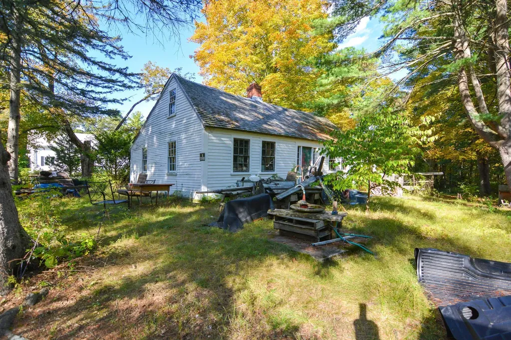 42 Bear Hill Road Newton NH 03858