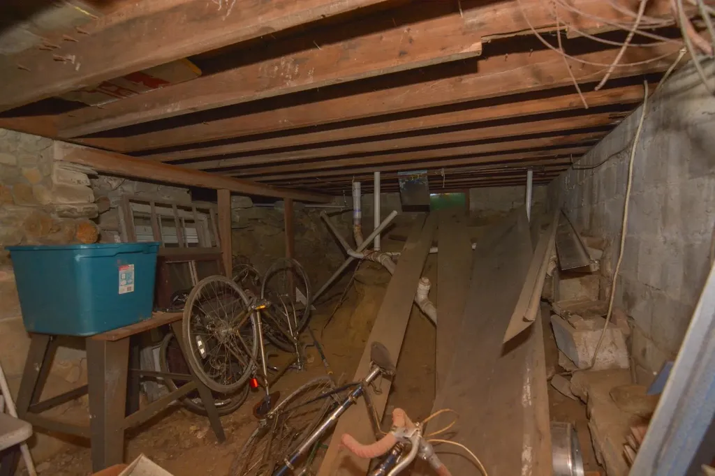 42 Bear Hill Road Newton NH 03858