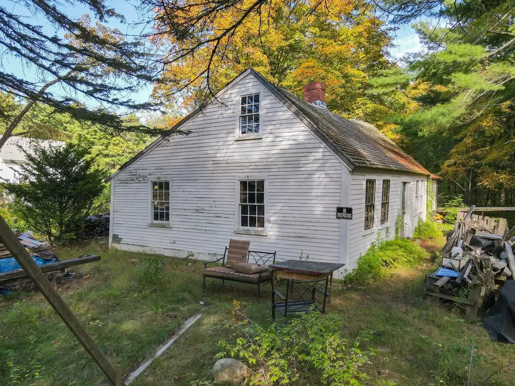 42 Bear Hill Road Newton NH 03858
