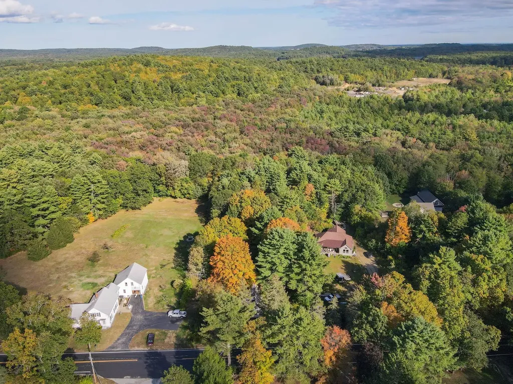 42 Bear Hill Road Newton NH 03858