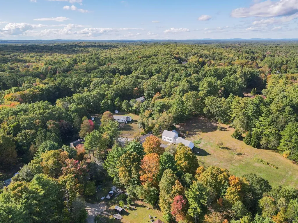 42 Bear Hill Road Newton NH 03858