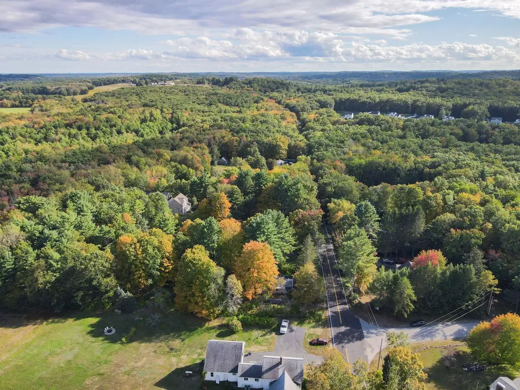 42 Bear Hill Road Newton NH 03858