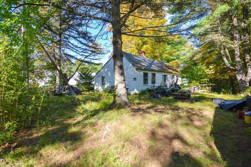 42 Bear Hill Road Newton NH 03858