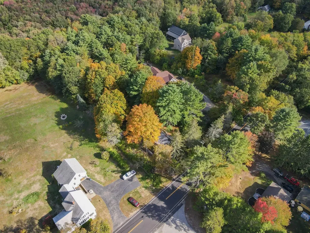 42 Bear Hill Road Newton NH 03858
