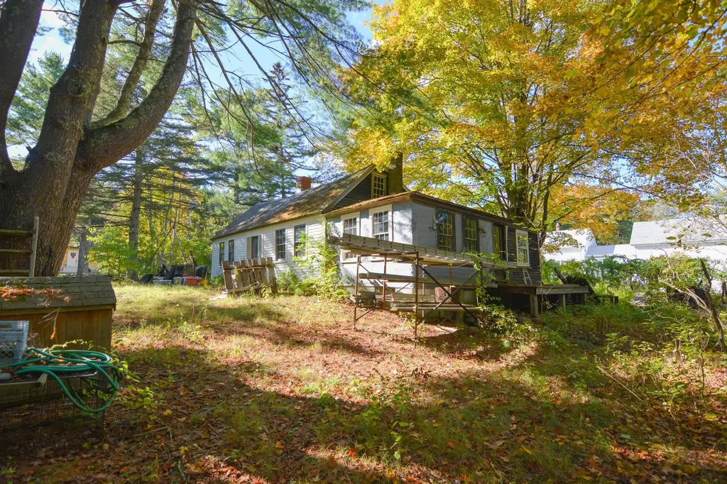 42 Bear Hill Road Newton NH 03858