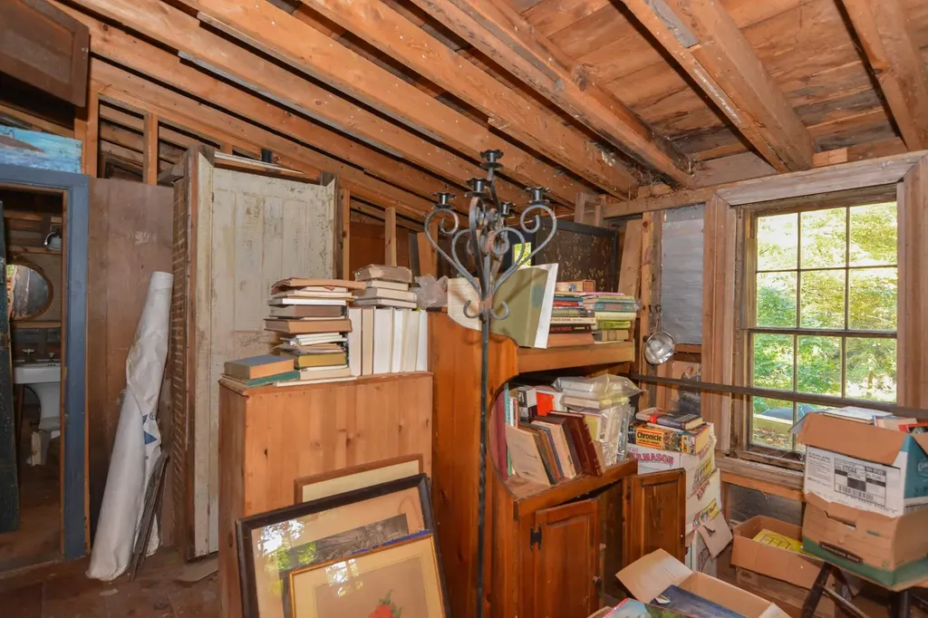 42 Bear Hill Road Newton NH 03858