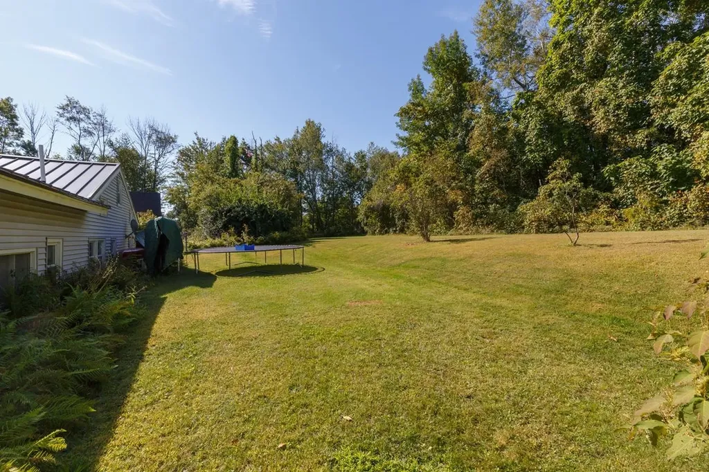 3 Ski Doo Lane Deerfield NH 03037