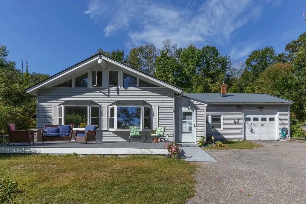 3 Ski Doo Lane Deerfield NH 03037