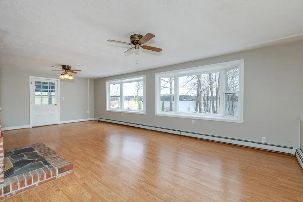 3 Ski Doo Lane Deerfield NH 03037