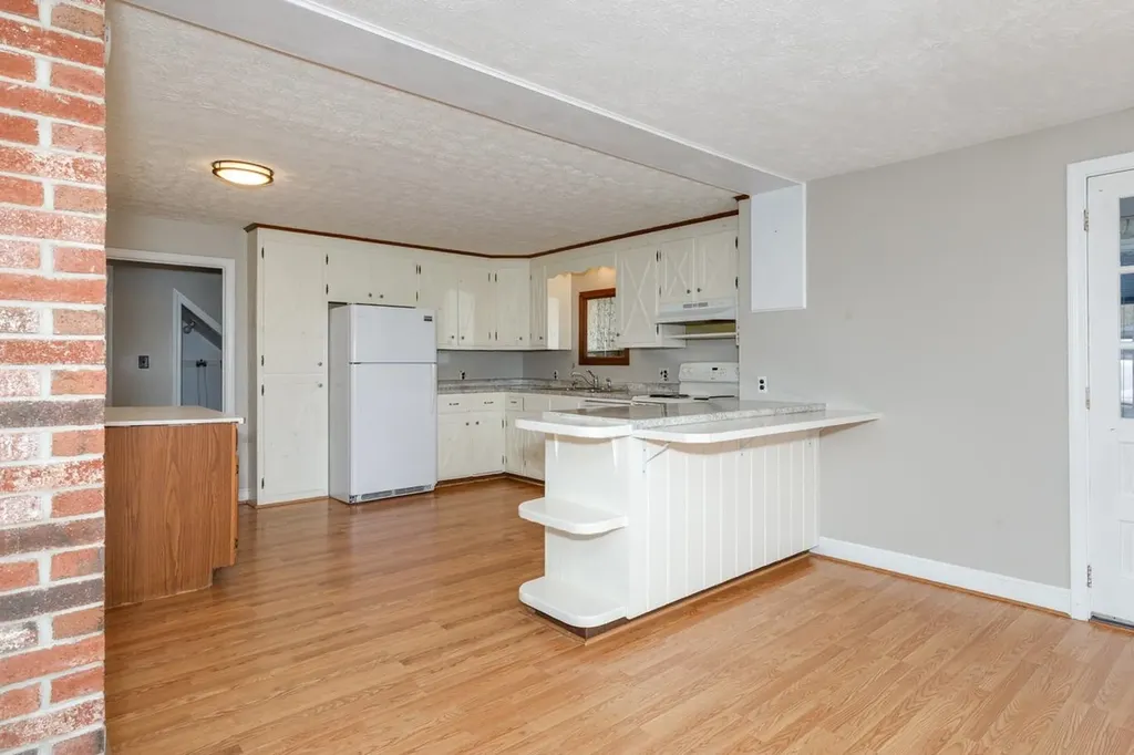 3 Ski Doo Lane Deerfield NH 03037