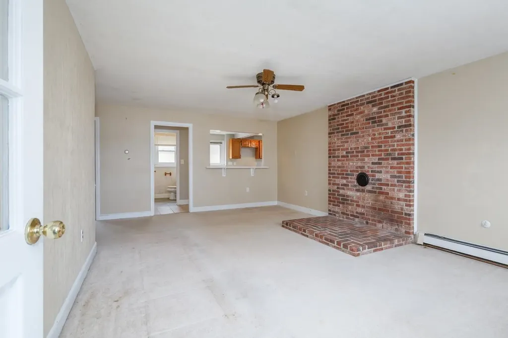 3 Ski Doo Lane Deerfield NH 03037